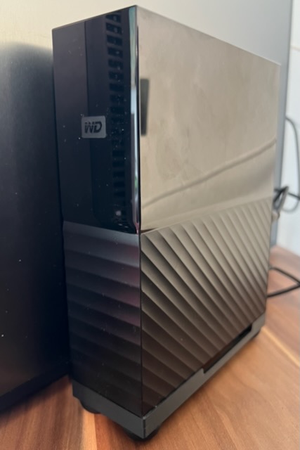 WD MyBook auf entkoppelten Standfuß