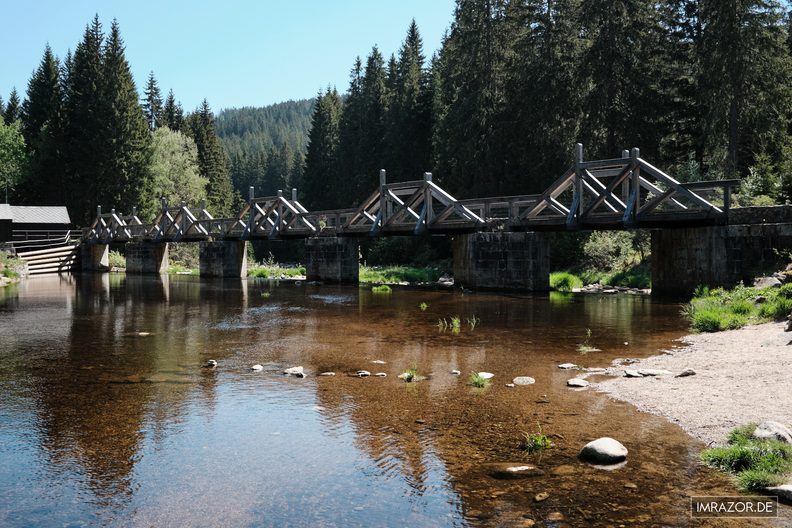 Wandern im Nationalpark Šumava – von Antýgl nach Modrava Rechelbrücke an der Abzweigung der Vydra zum Chintz-Tettauer-Schwemmkanal