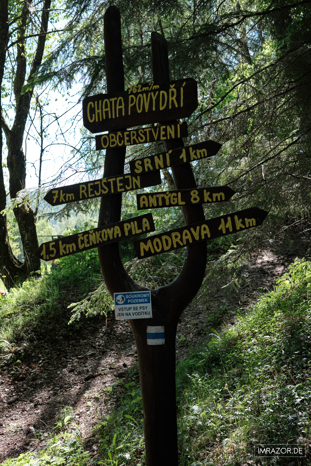 Webweiser am Beginn der Wanderung